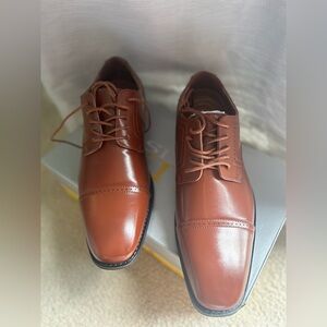 Stacy LTD WILLITS Men’s Dress Shoes in Cognac.  Size 10 New in Box.